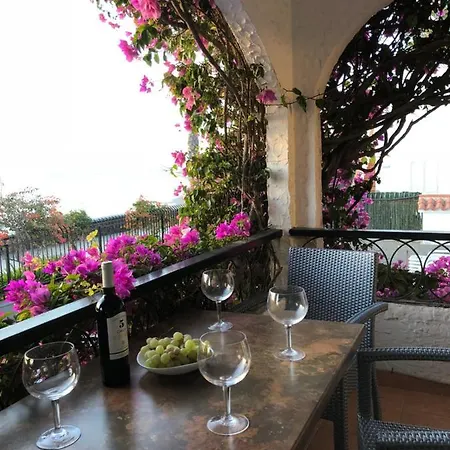 Apartment Casa Blanca - Sea View - First Line